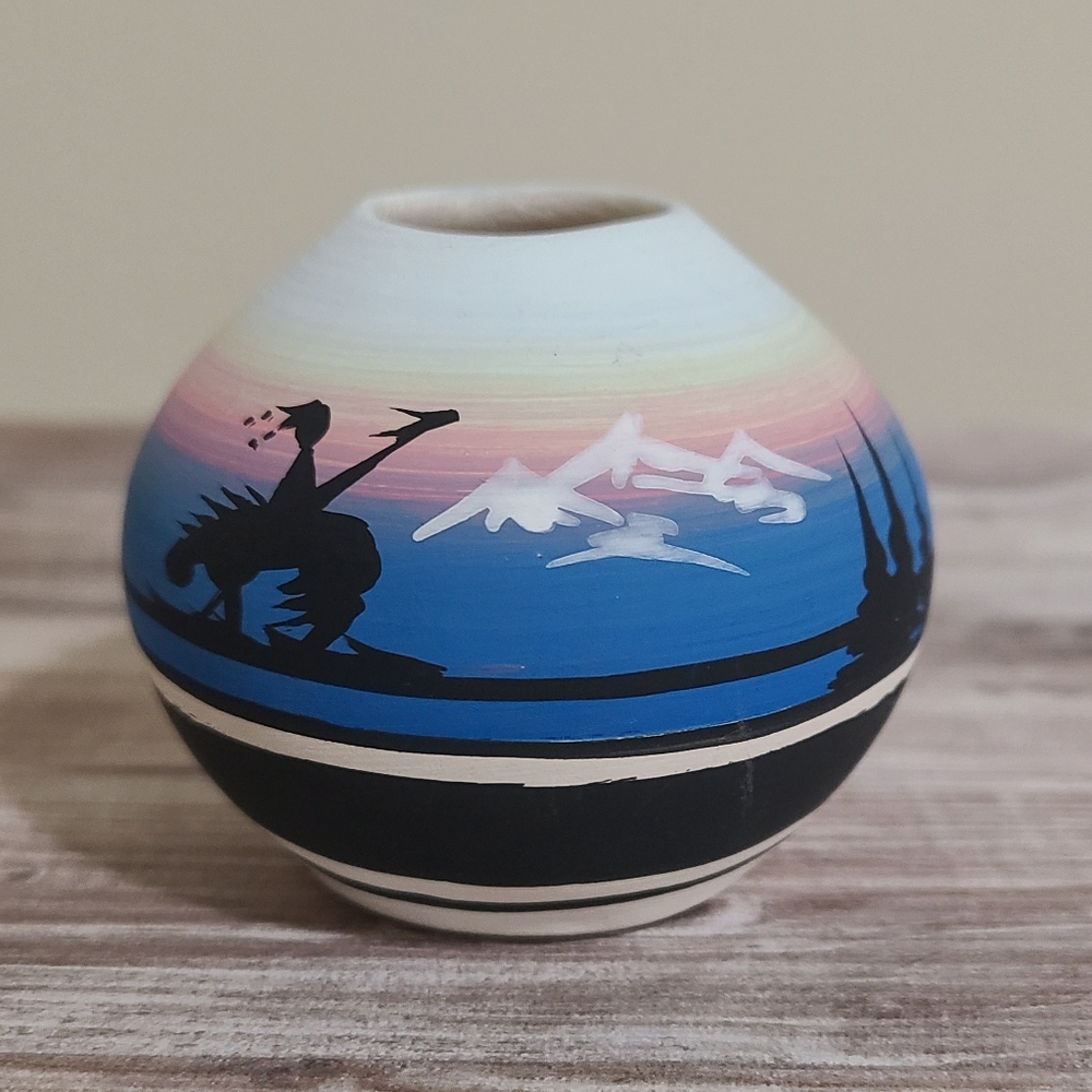 Vintage NAVAJO Pottery Vase Handmade Signed
